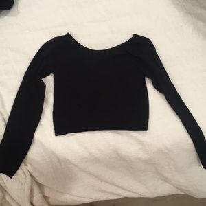 Black long sleeve crop top